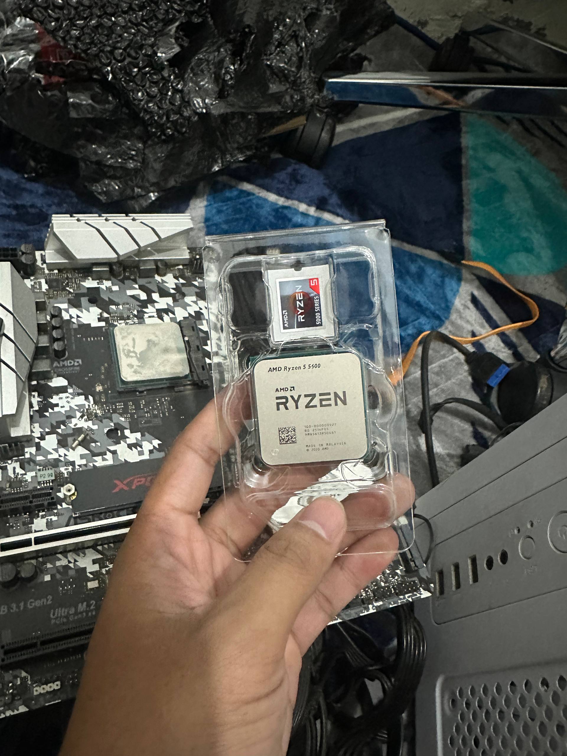 Ryzen 5 5600 pas mau dipasang ke motherboard